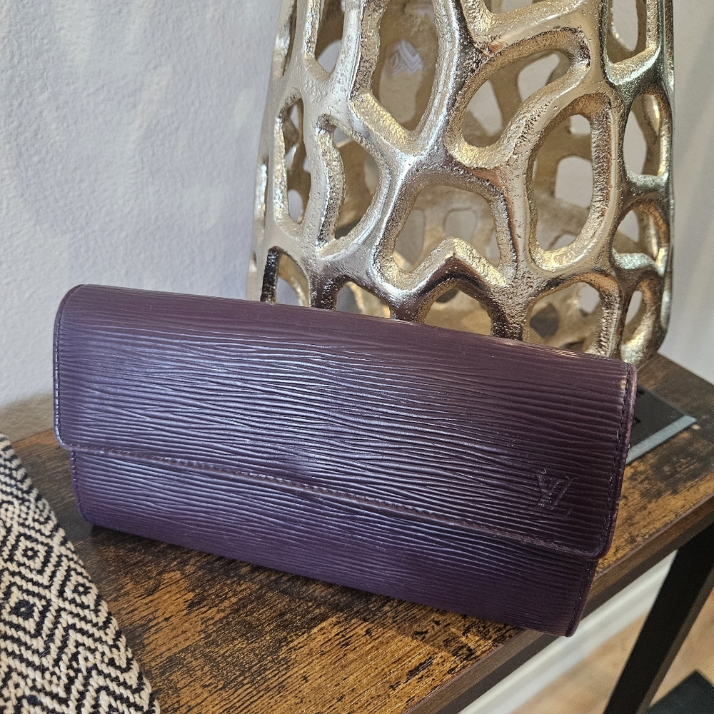 Excellent Condition Epi Wallet